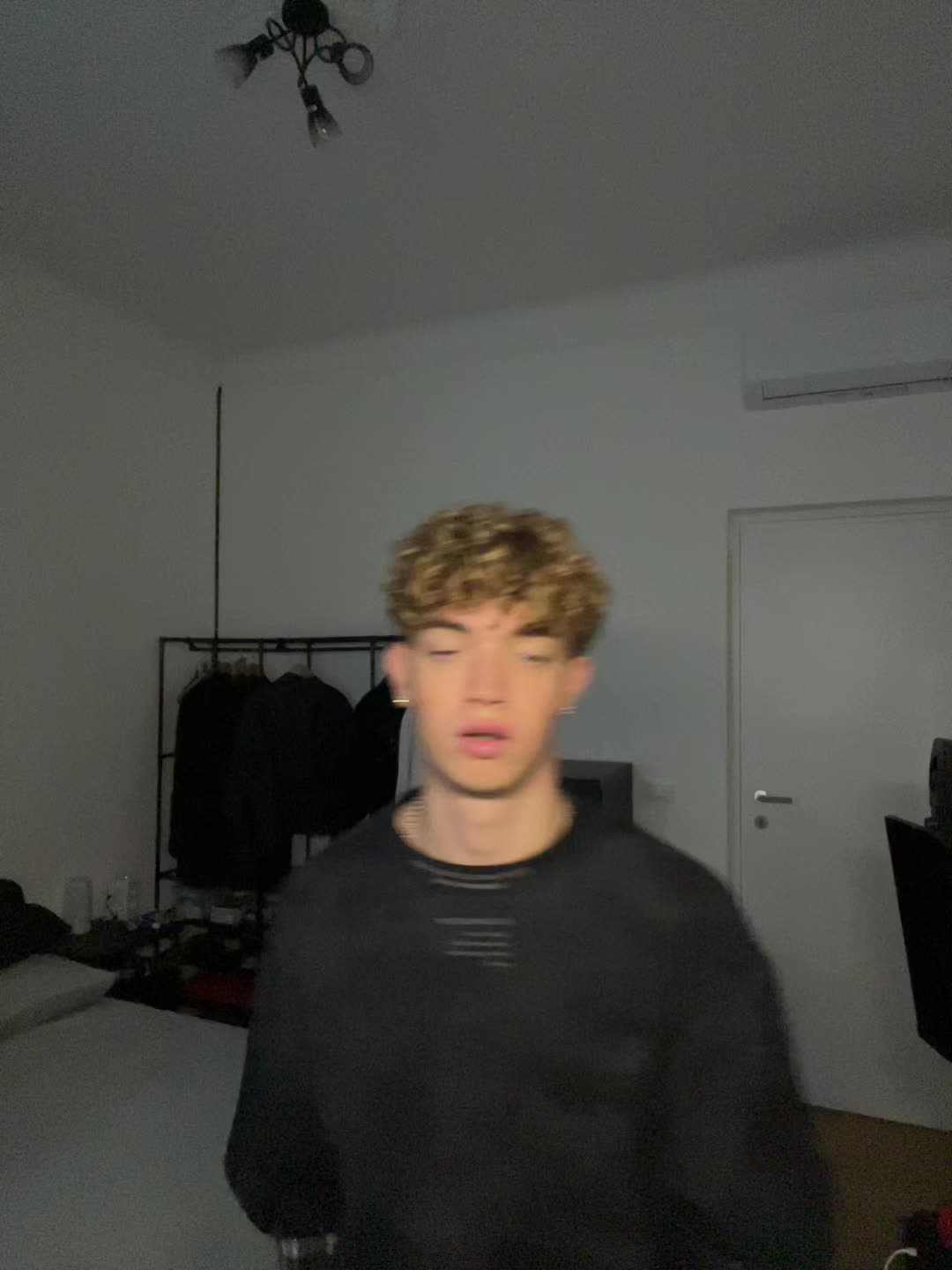@𝓨 𝓛 𝓘 𝓐 𝓝💎