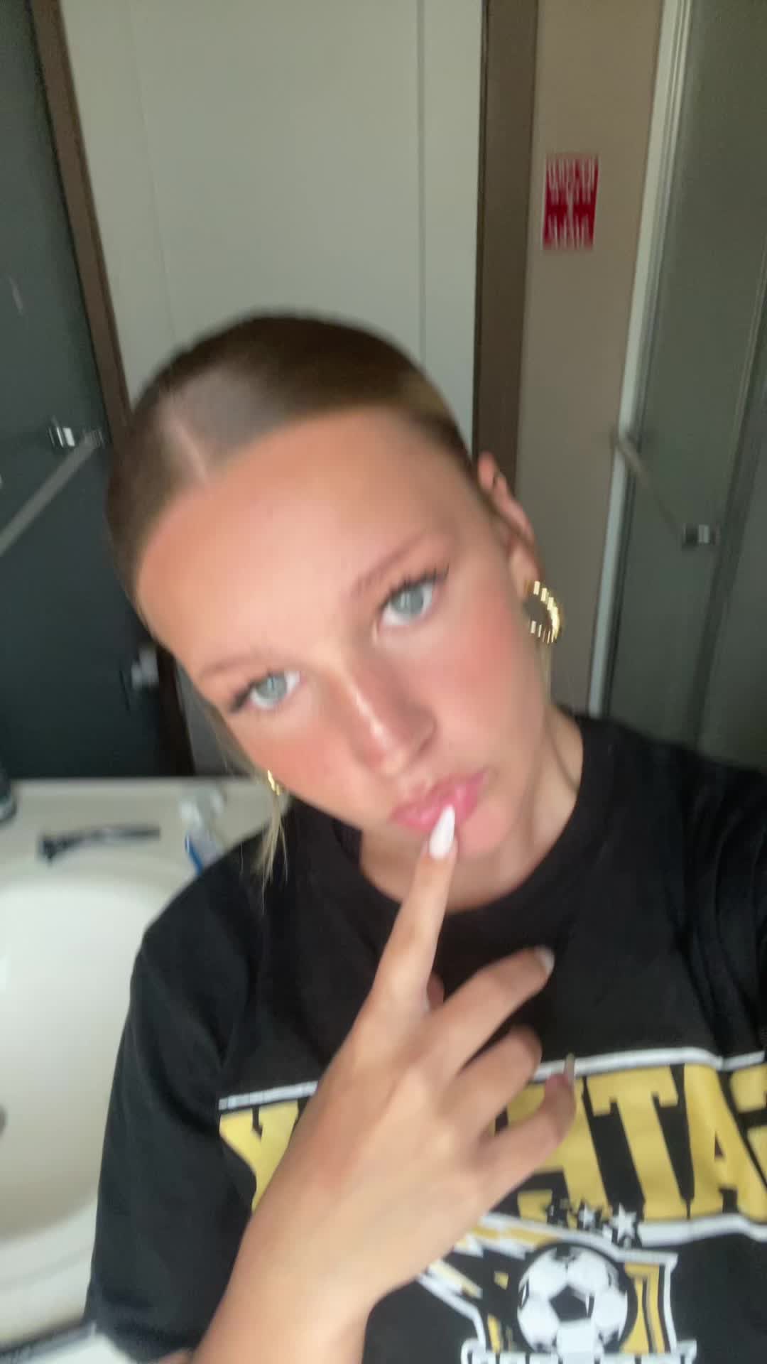 @noellesvip