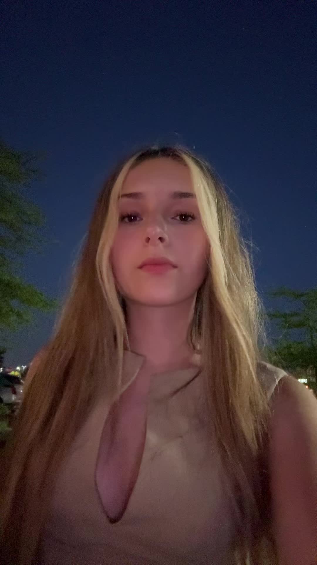 @vivian&ensp;r.