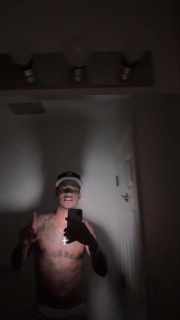 @🫠.