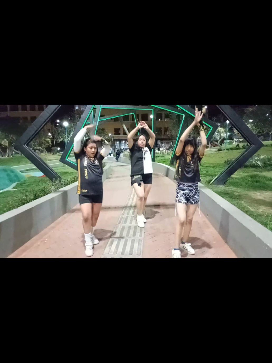 @STARS CRAZY