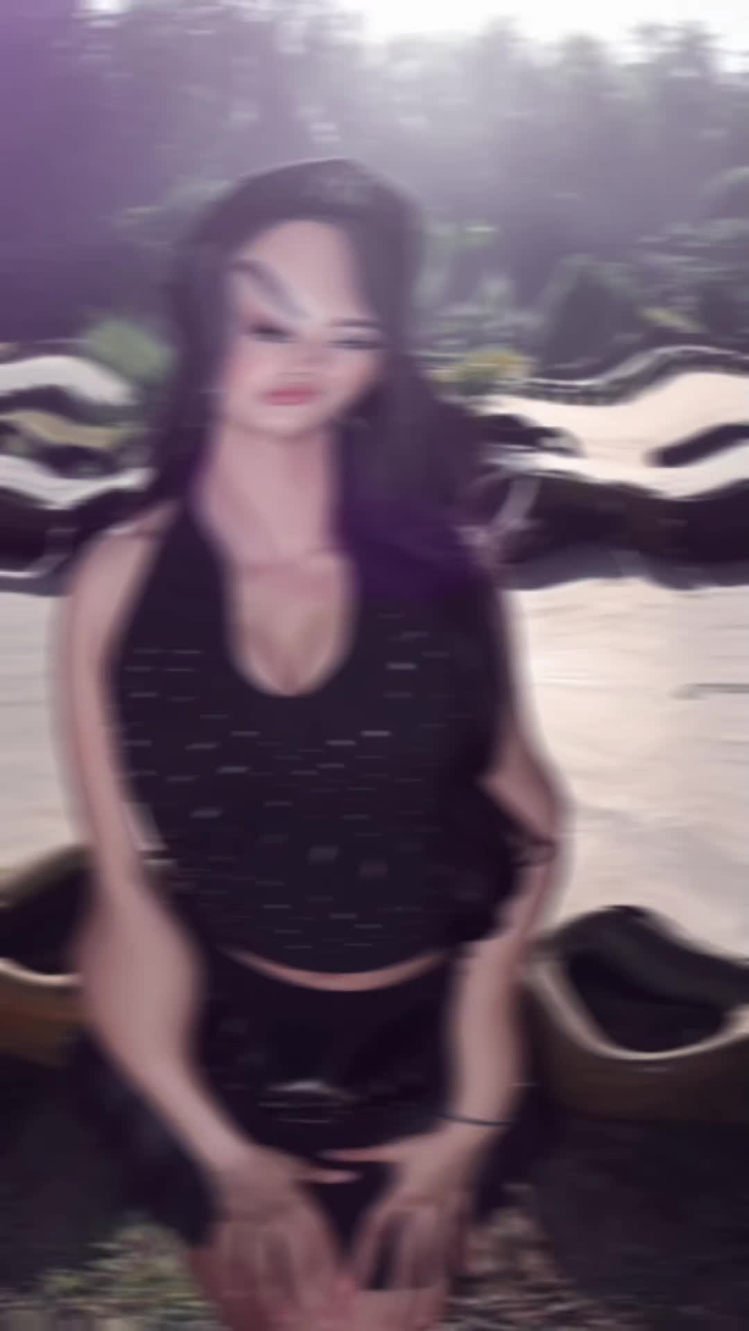 @JJHOLIC8-)