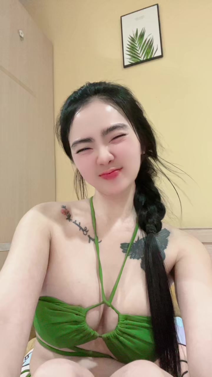 @Praewwee