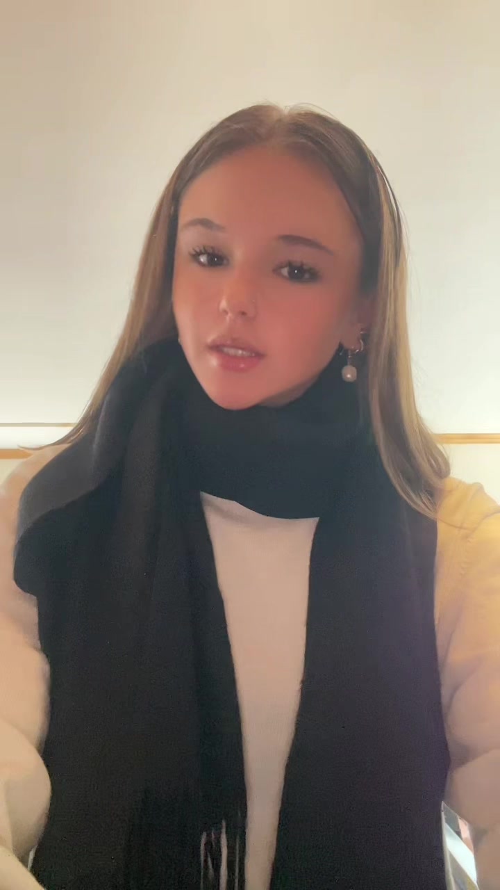 @𝒁𝒐𝒆 𝑴𝒂𝒍𝒂𝒏