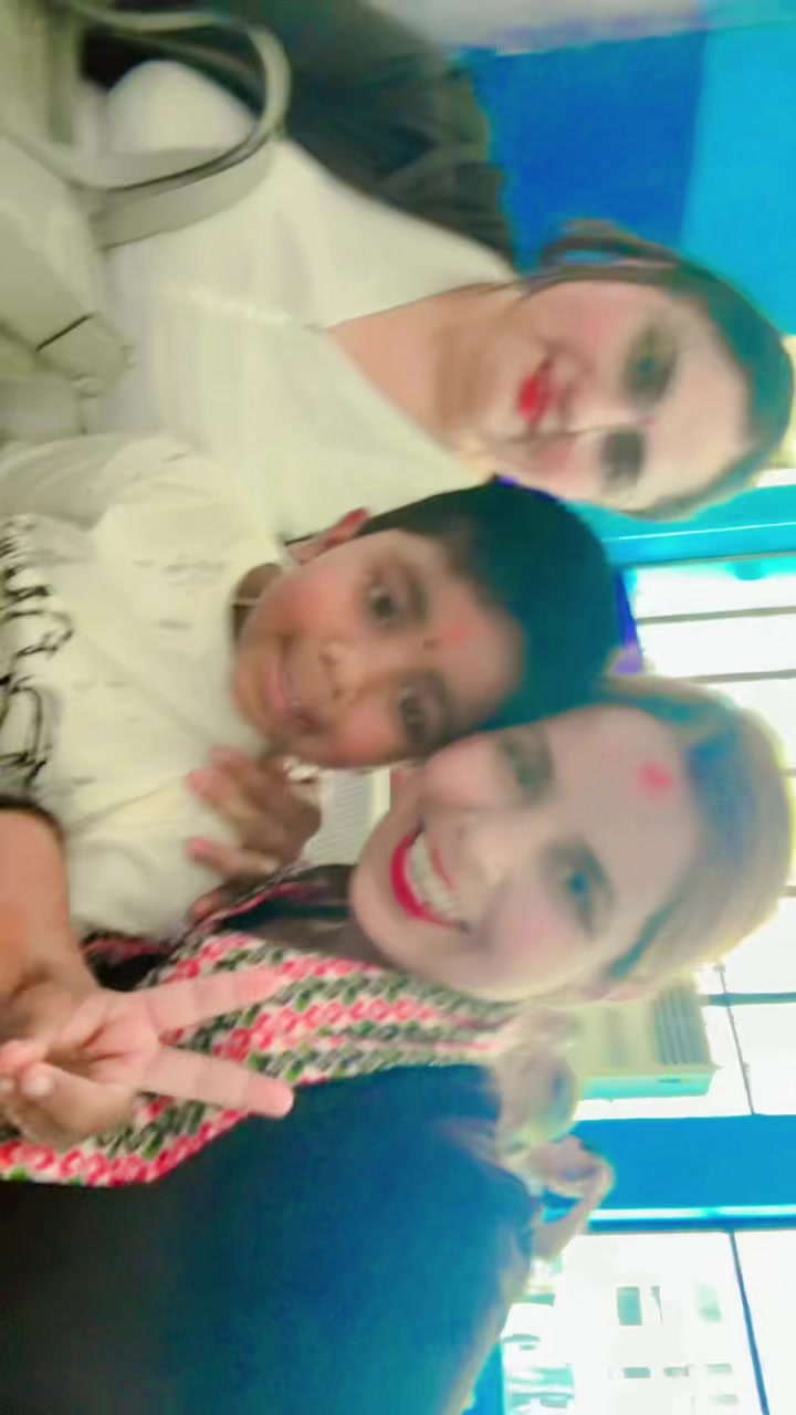 @Amrita Bhagat🇬🇧🇬🇧🇬🇧