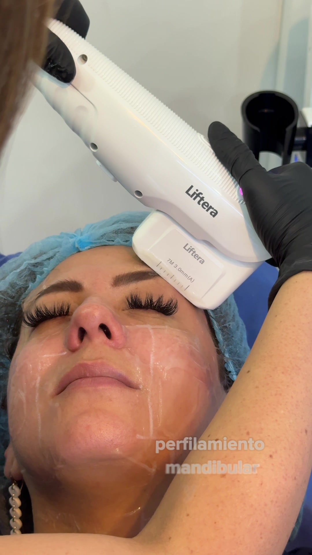 @Dermat&oacute;loga Cindy Burbano