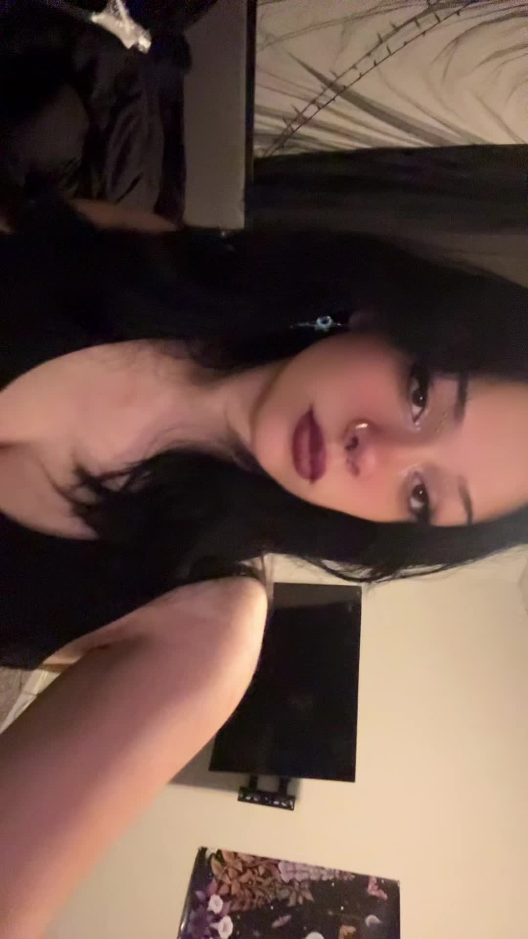 @𝔅𝔲𝔱𝔱𝔢𝔯𝔣𝔩𝔶🖤🩸