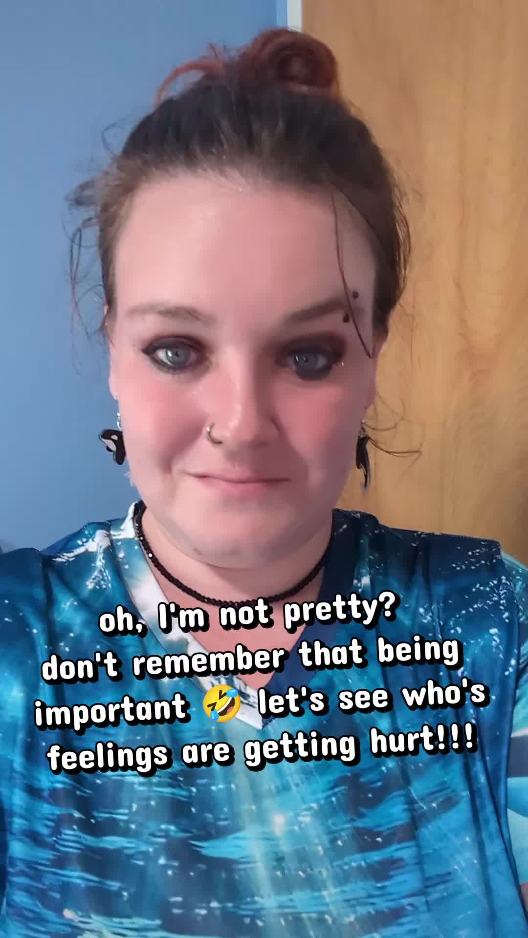 @EmoChickThatsBroken🖤