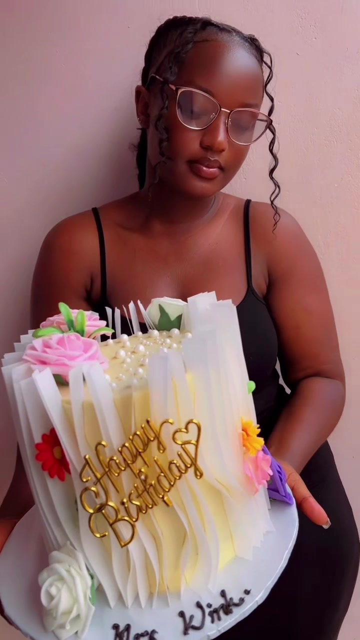 @Karungi🖤