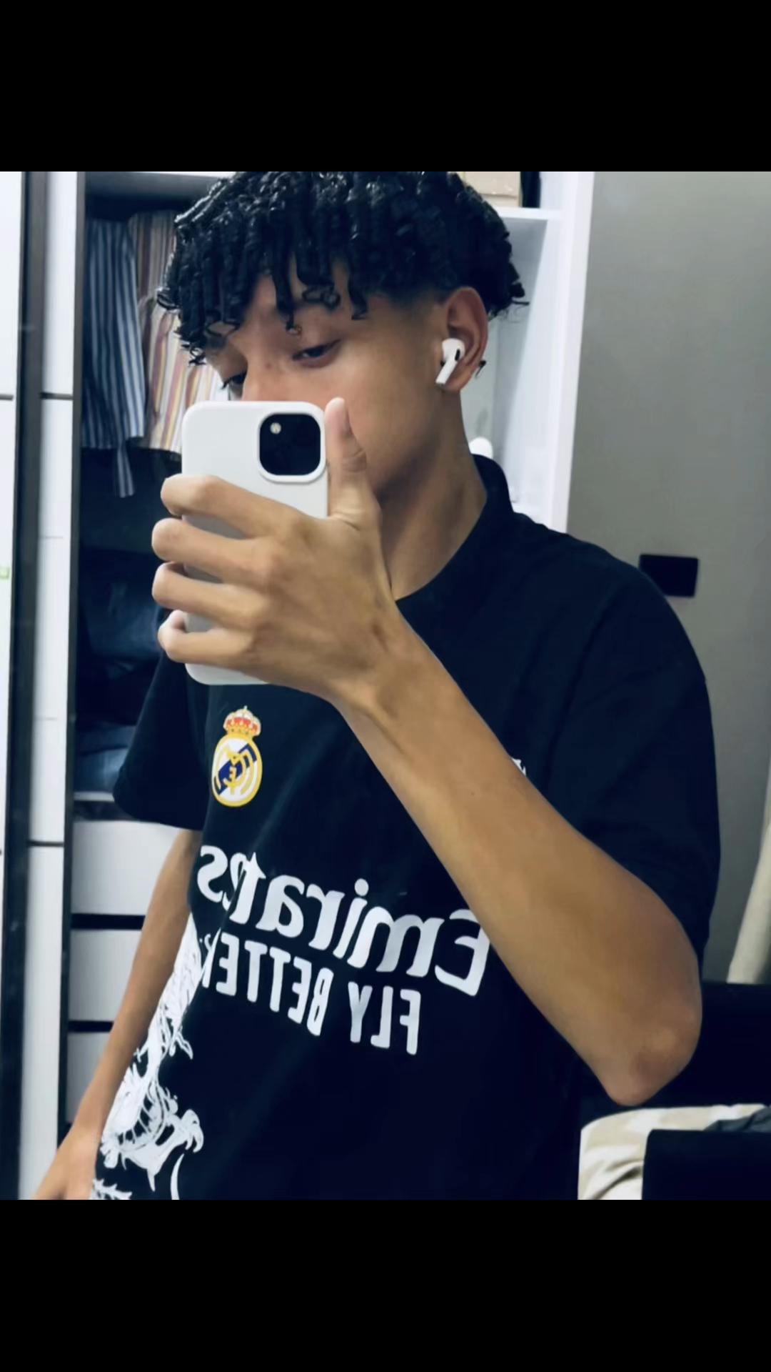@🦂