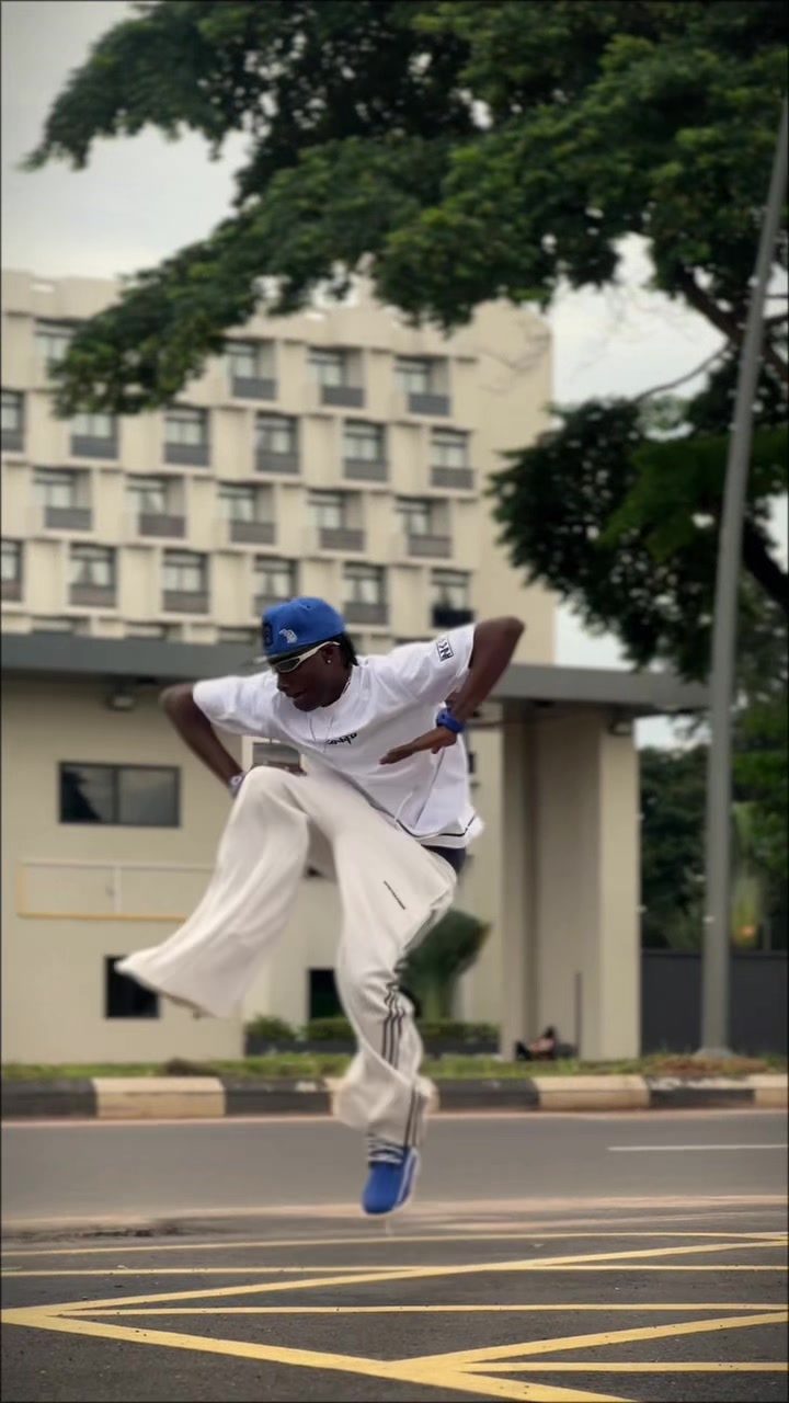 @🥷𝐃𝚰𝐕𝐘𝐍𝐄🥷