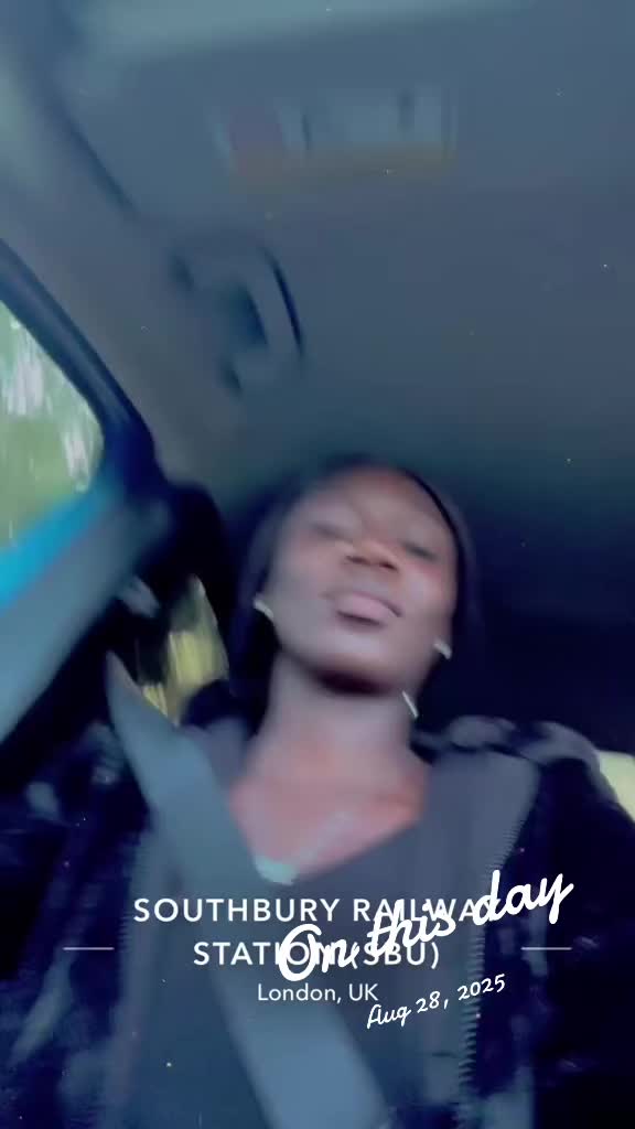 @adwoa_sandhy