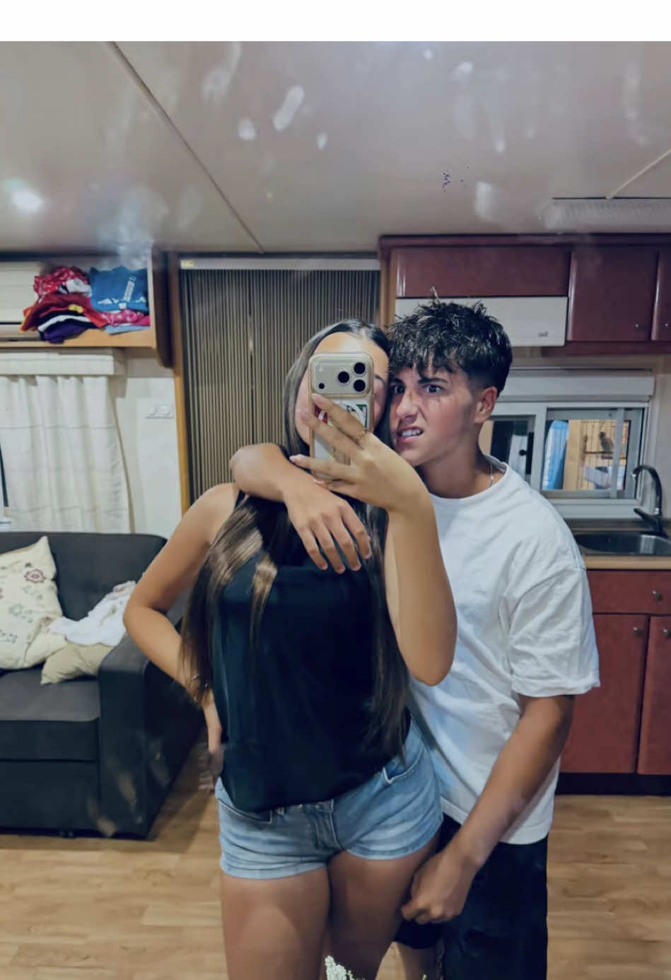 @𝓓𝓪𝓱𝓷𝓪  ♡