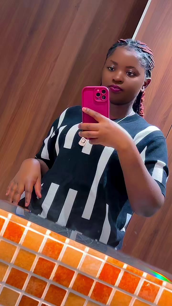 @Julie💥🌸