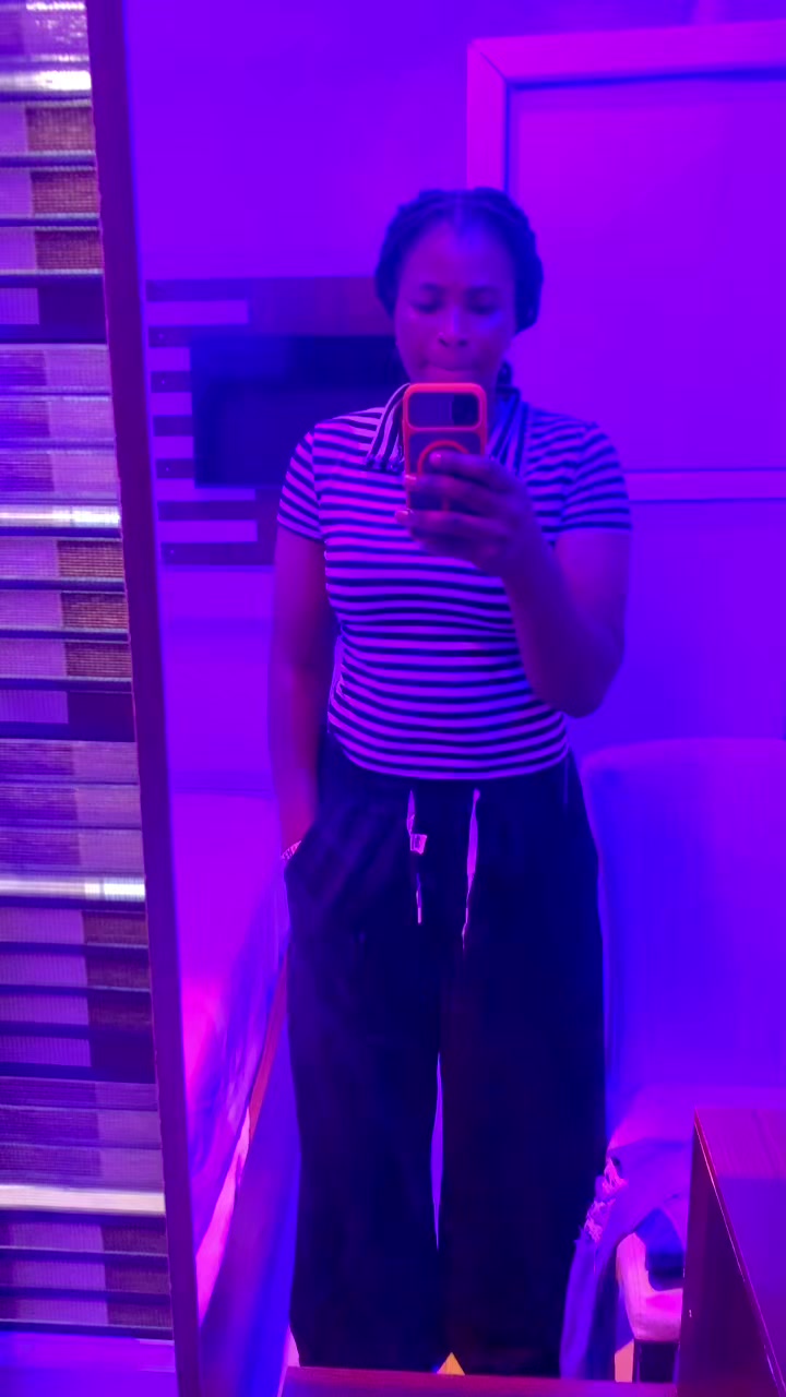 @Efua Deco