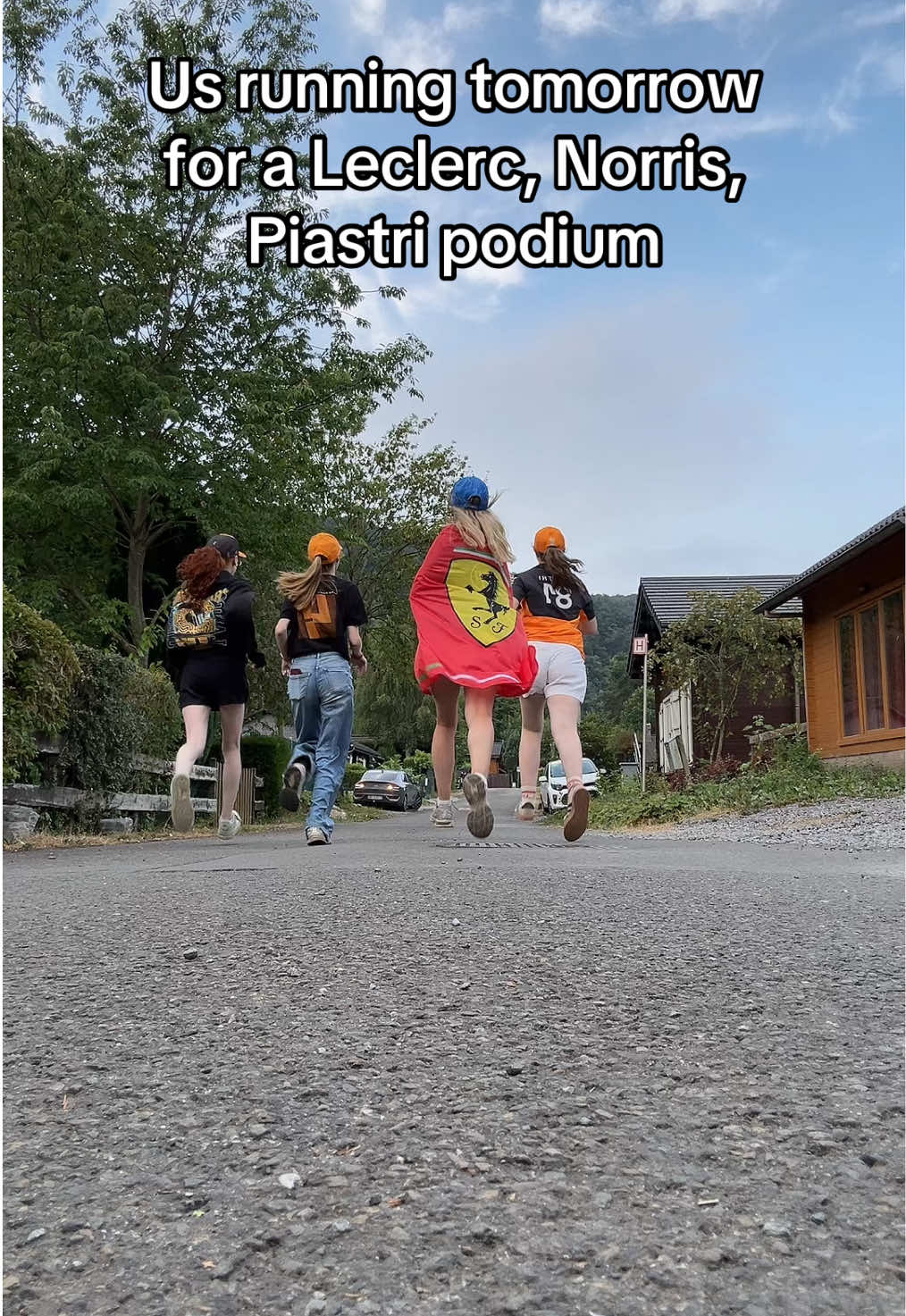 @Elineee 🏎️