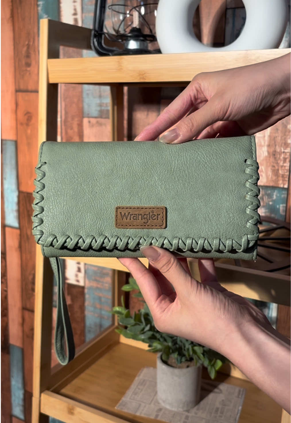@bagsofthewest