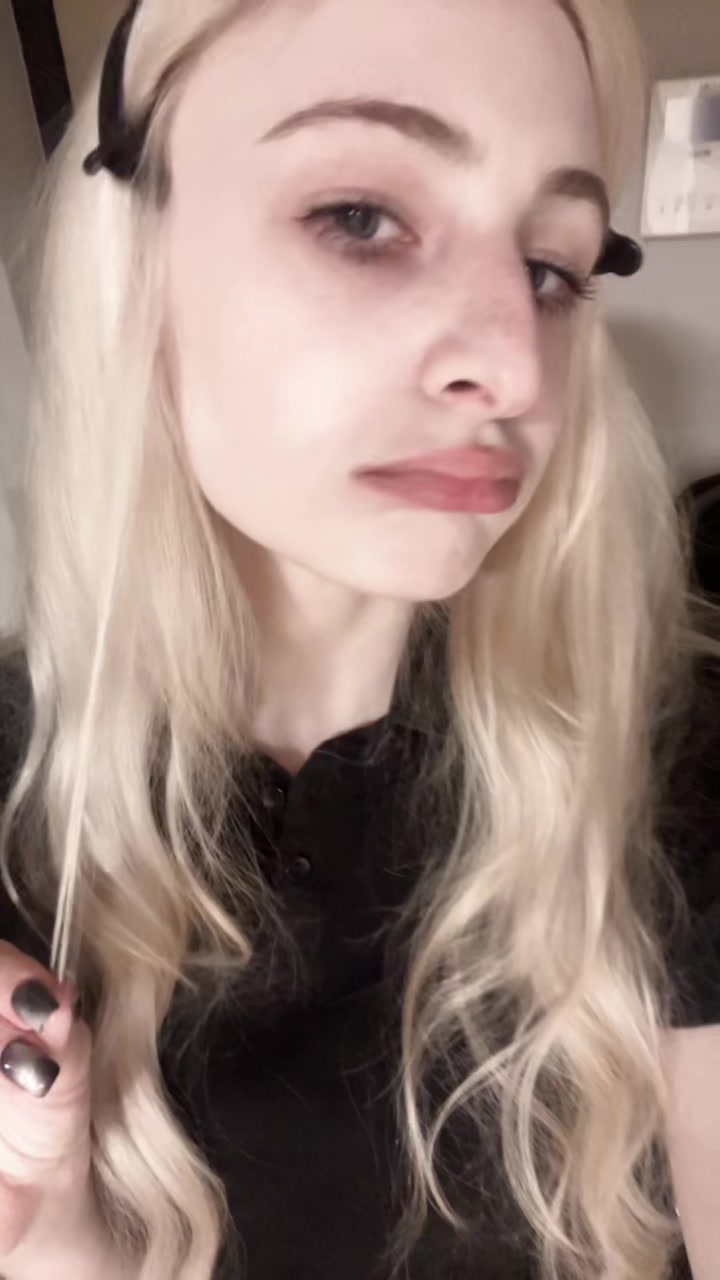 @kisswnnyc