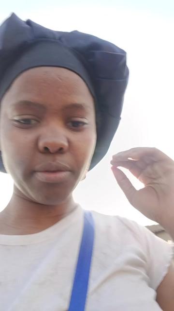@Tshego_annikie