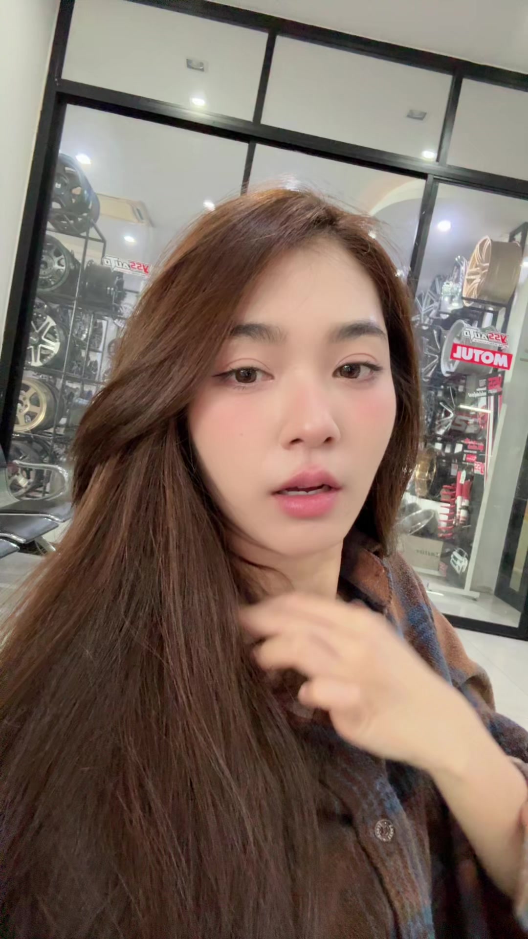 @นี่กิ๊ฟตี้ นั่นใครล่ะ