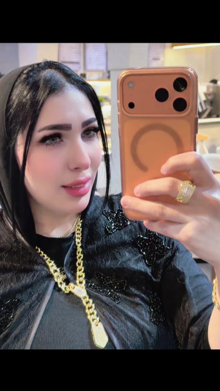 @ملكة الخليج اية الجبروني