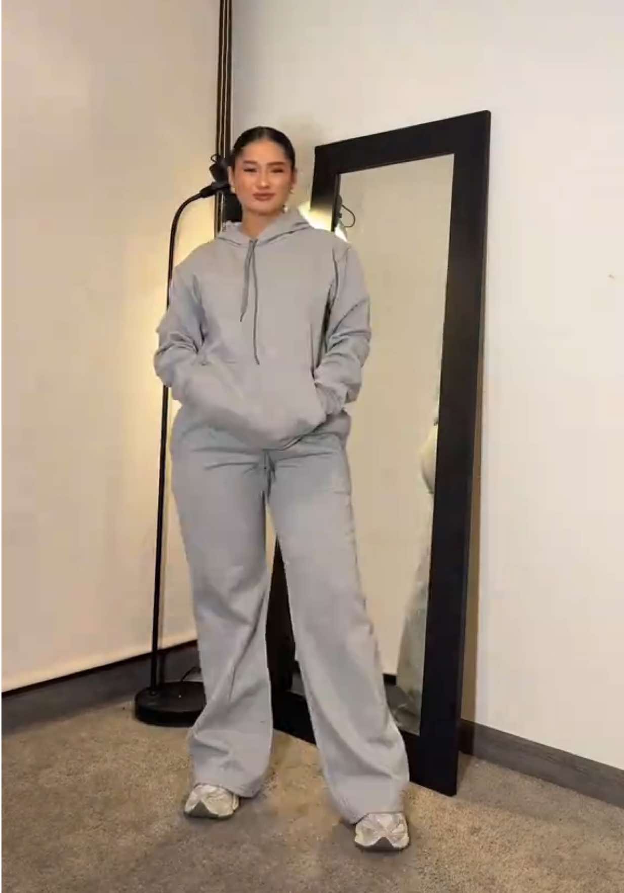 @𝐂𝐨𝐧𝐧𝐲𝐁𝐨𝐮𝐭𝐢𝐪𝐮𝐞