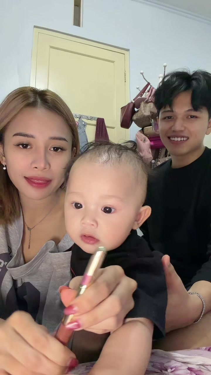 @MOMMY NYA ZIEL