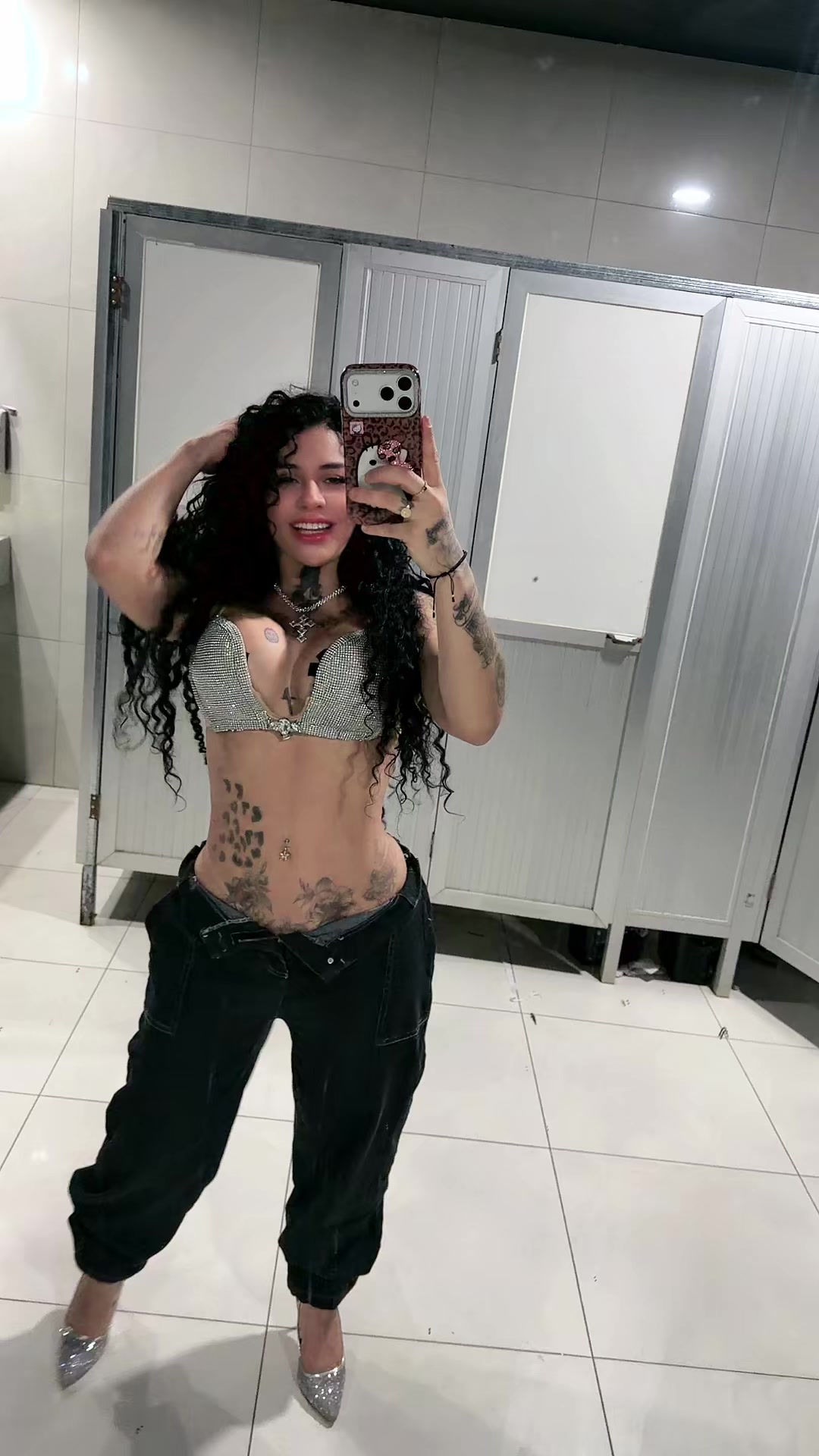 @triniLabombaLatina