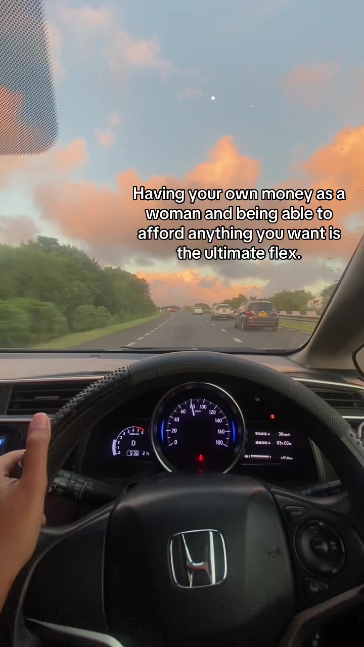 @Esha👑