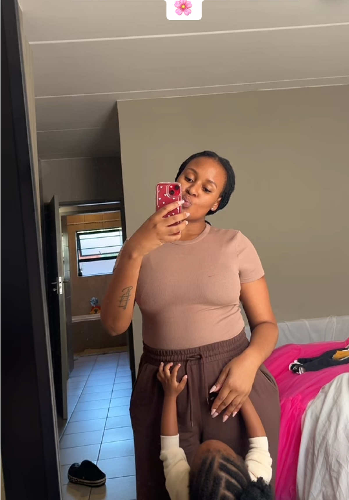 @Nthabi Claire Moloto 🌸