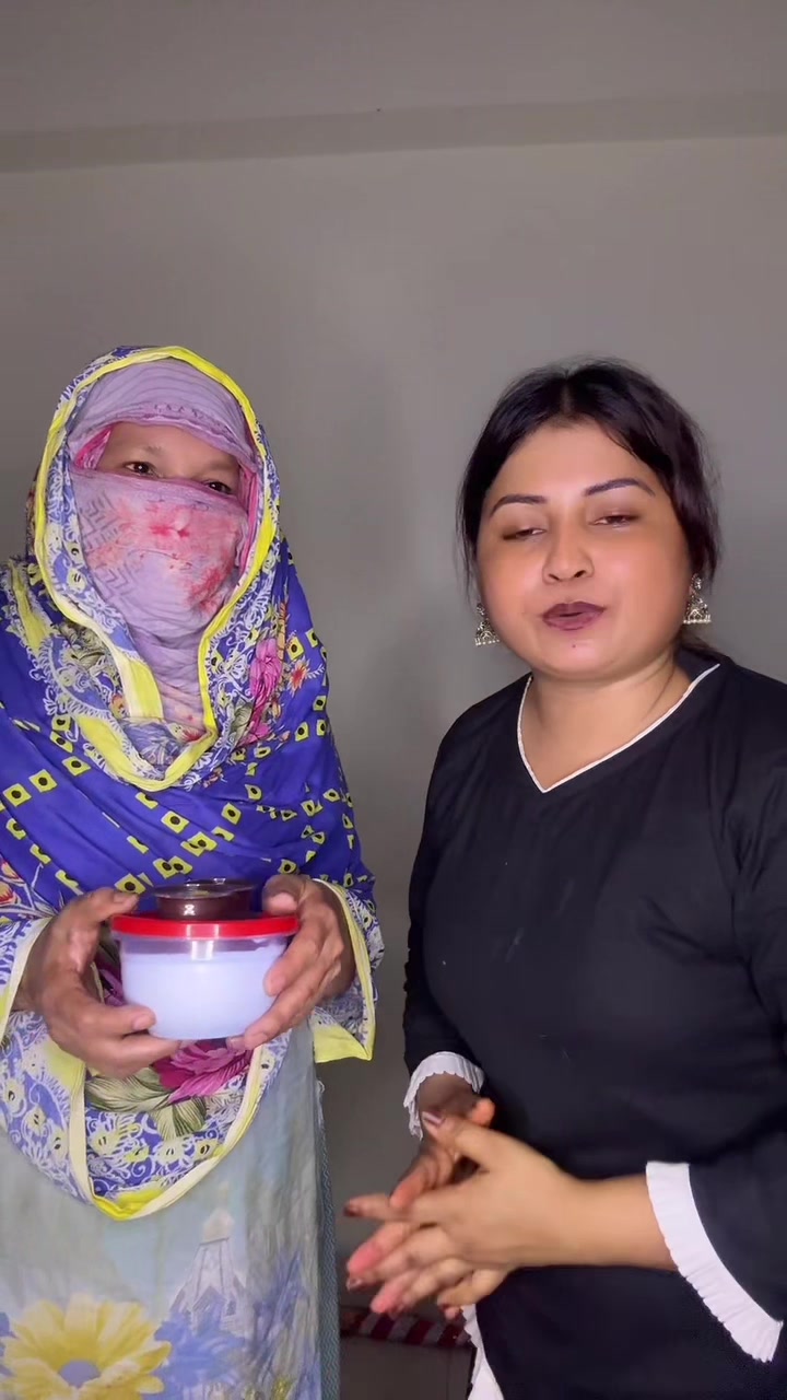 @Sharmin Shila cream apađ
