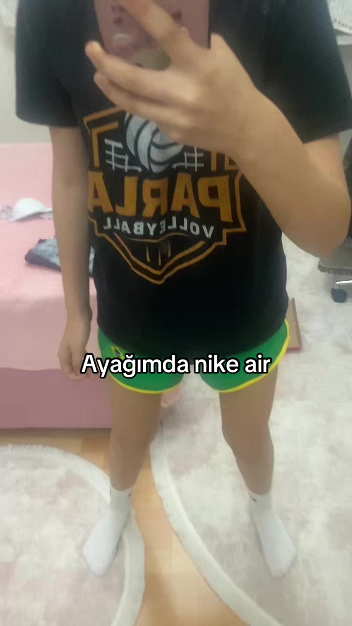 @Afra9️⃣