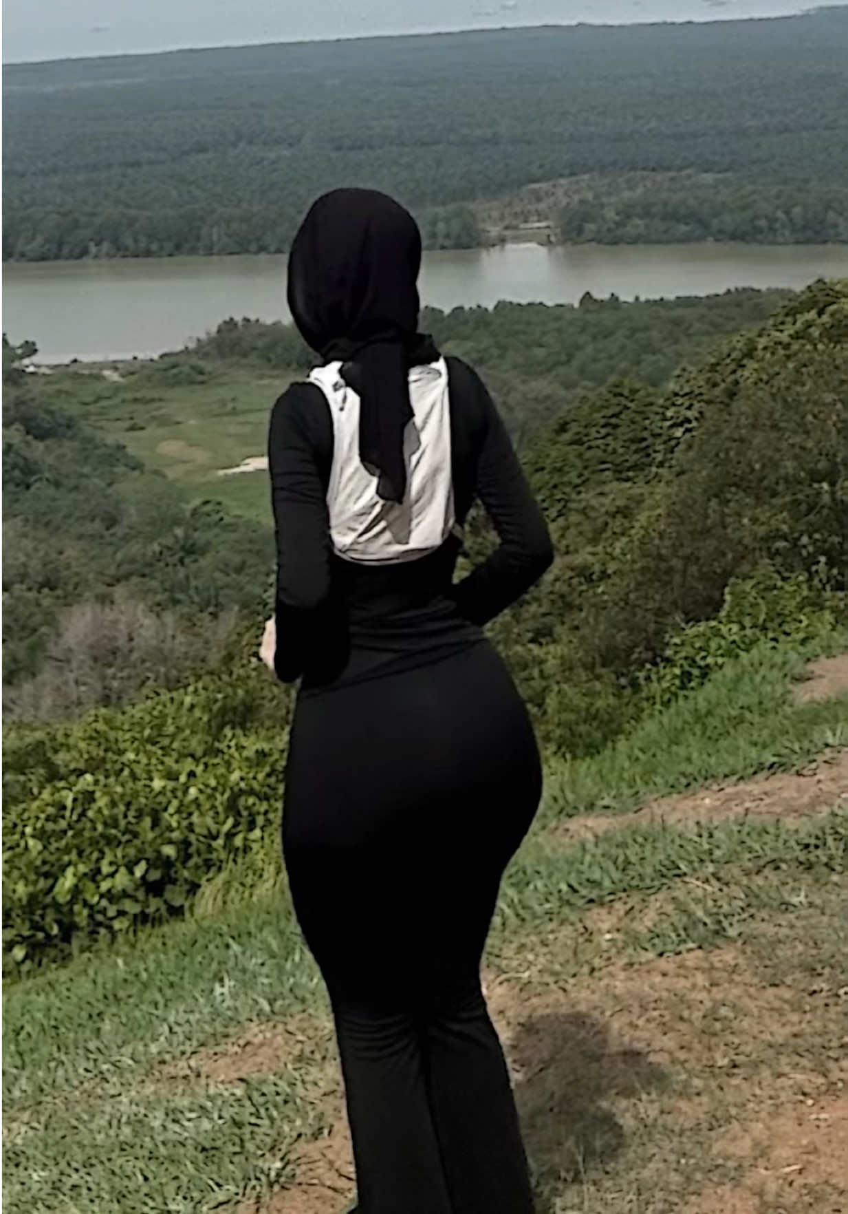@Mia_Razak9