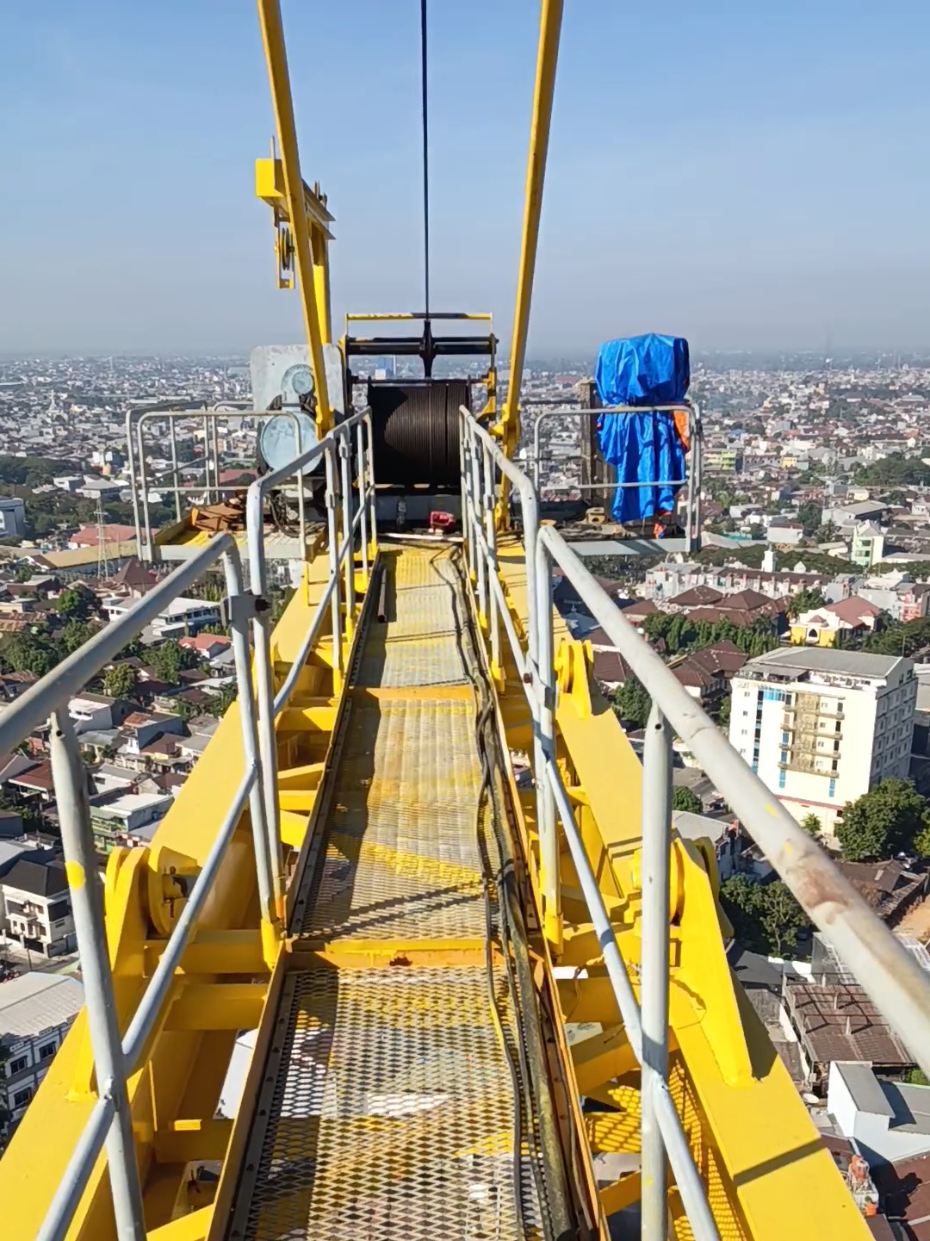 @Luvi towercrane 🏗👷🇮🇩