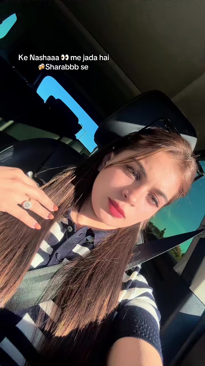 @komal_khaira97