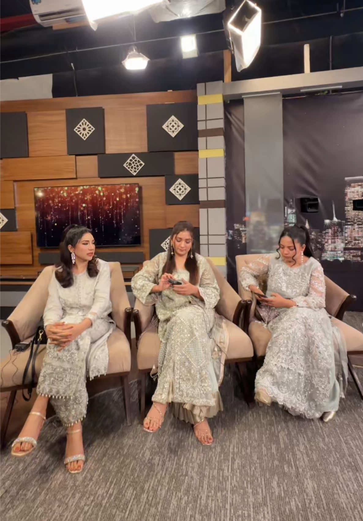 @Manwa Sisters ✅