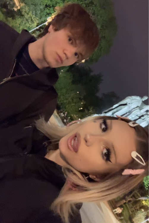 @белая
