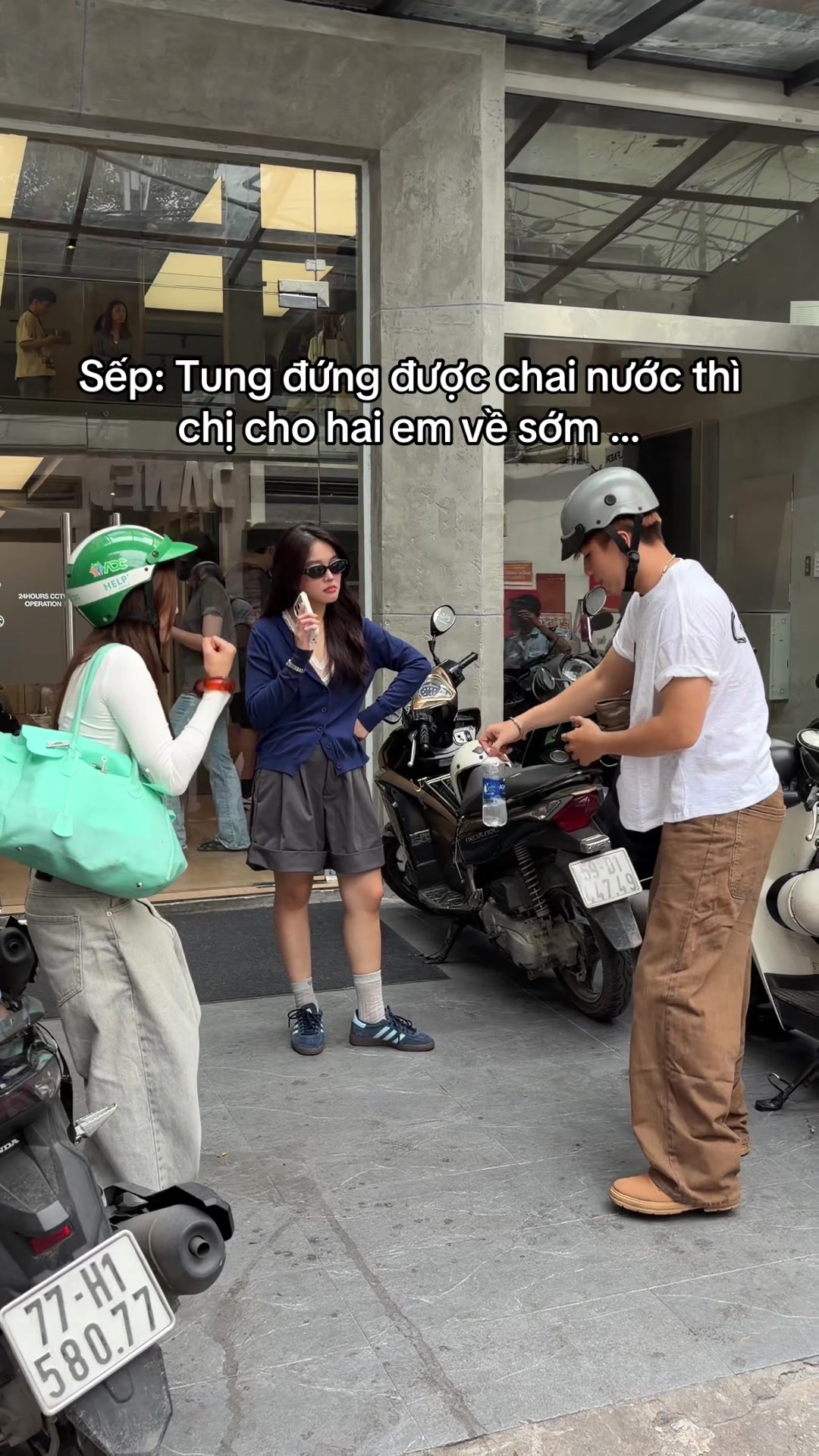 @ăn nằm ở whose