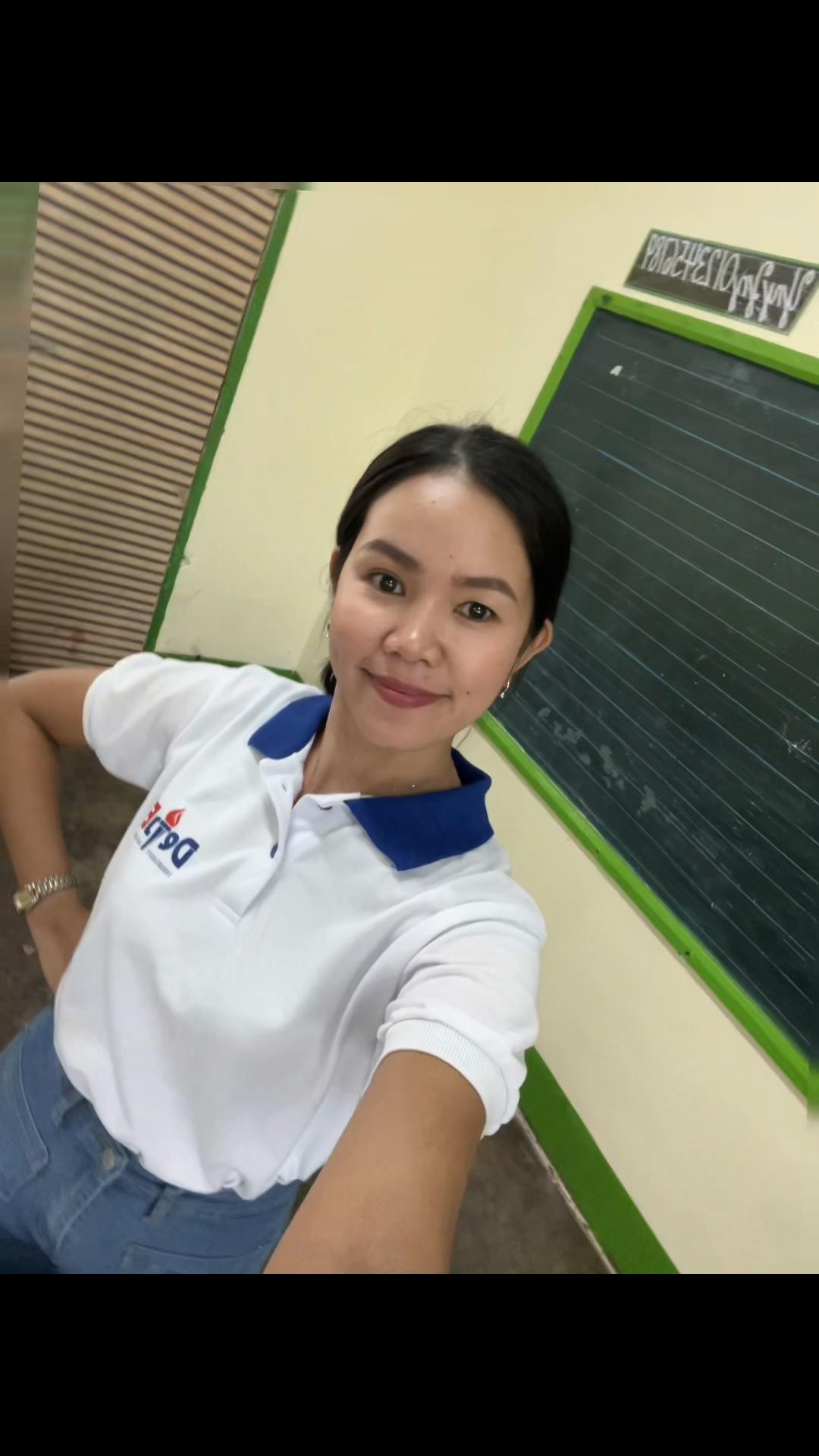 @A M B I E ✨👩&zwj;🏫