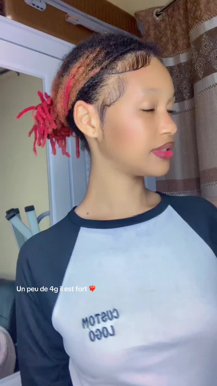@Mira belle actrice