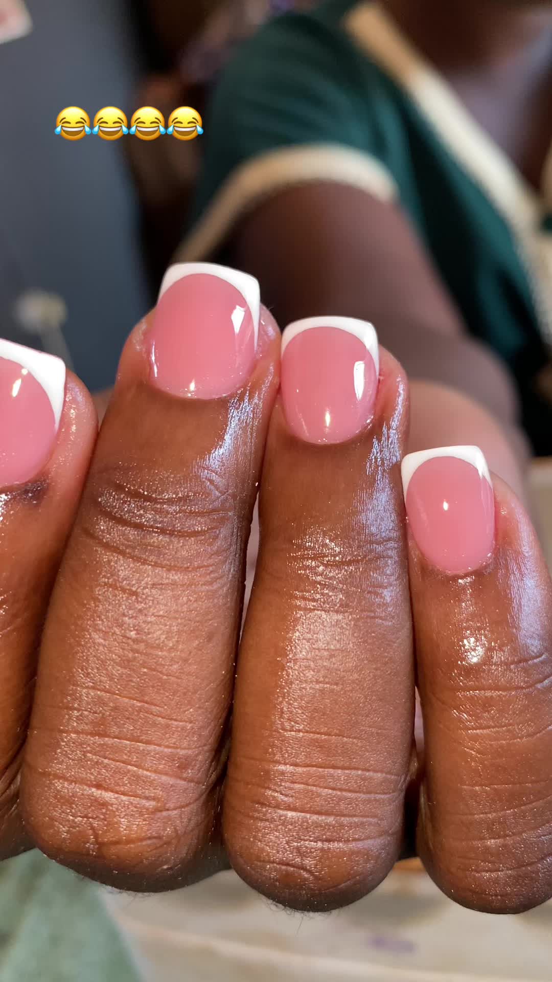 @NKM nail’s Maman na conteneur
