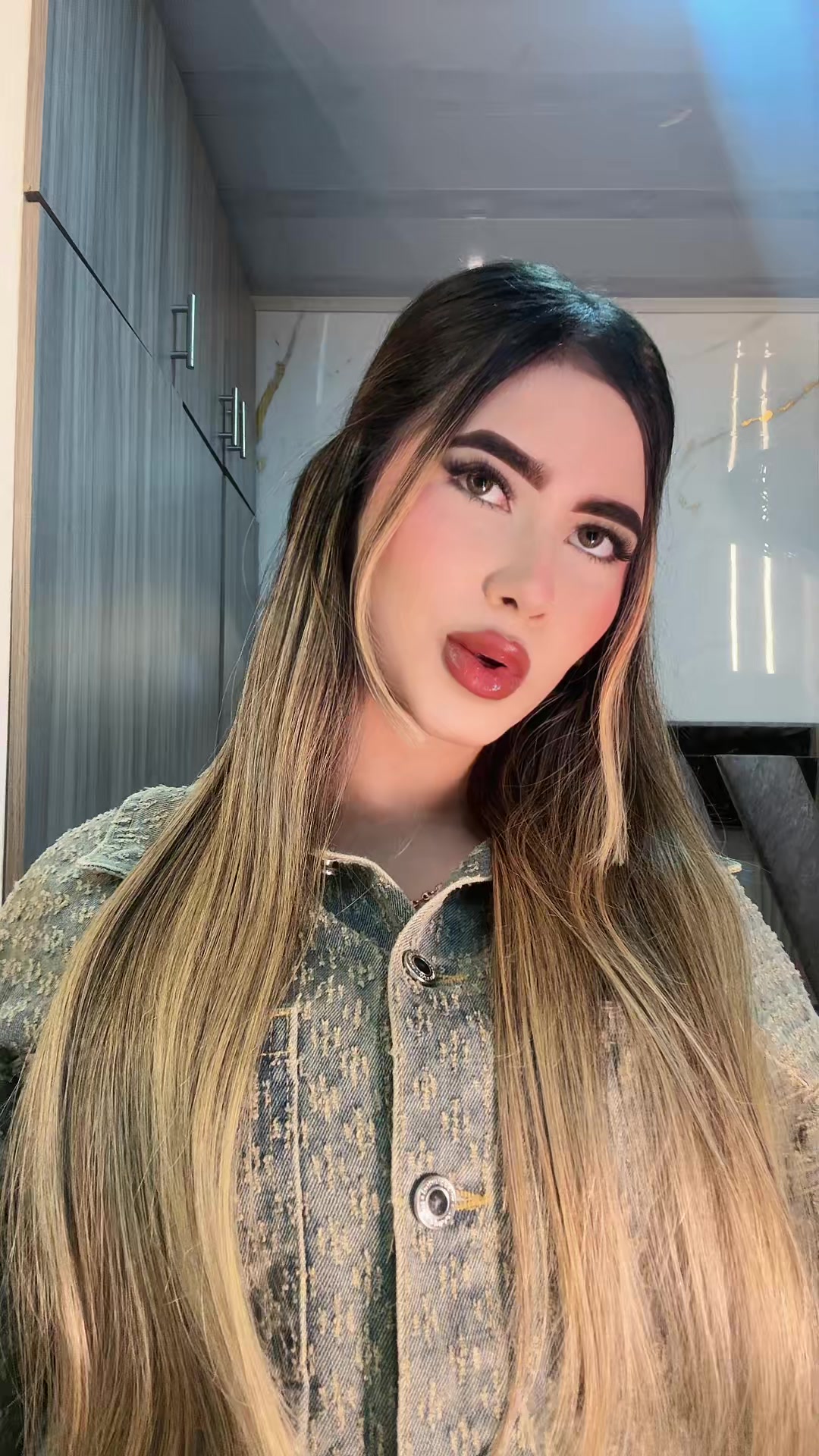 @𝓥