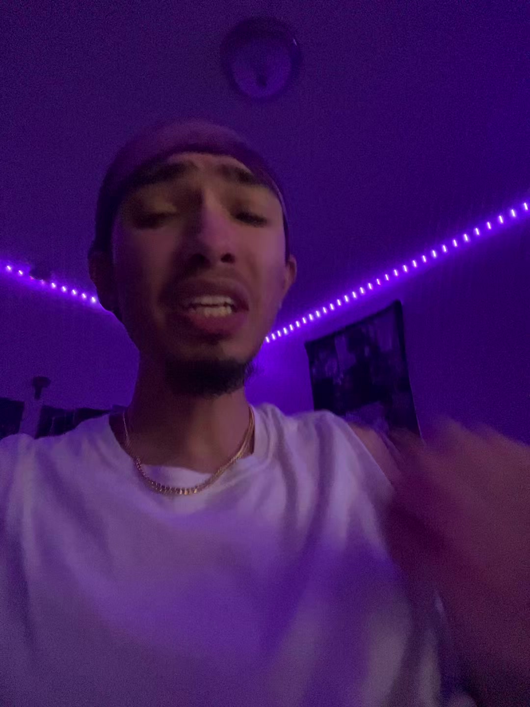@￼
