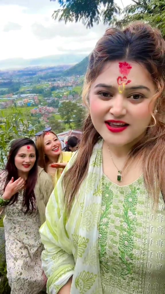 @🧿👑SHANKHUUमहारानी👑🧿