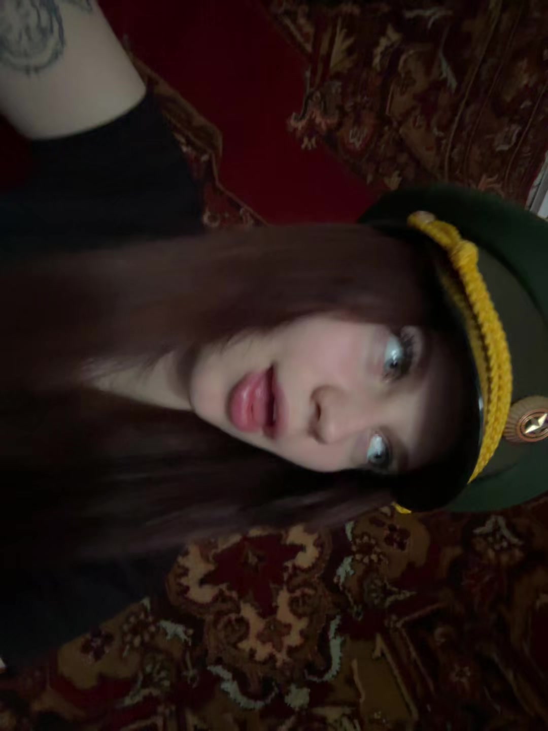@…