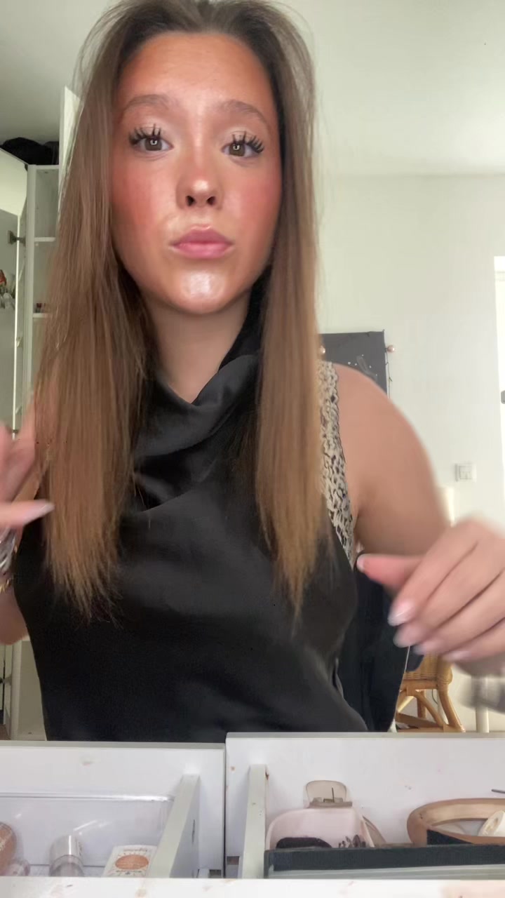 @Emmivkm