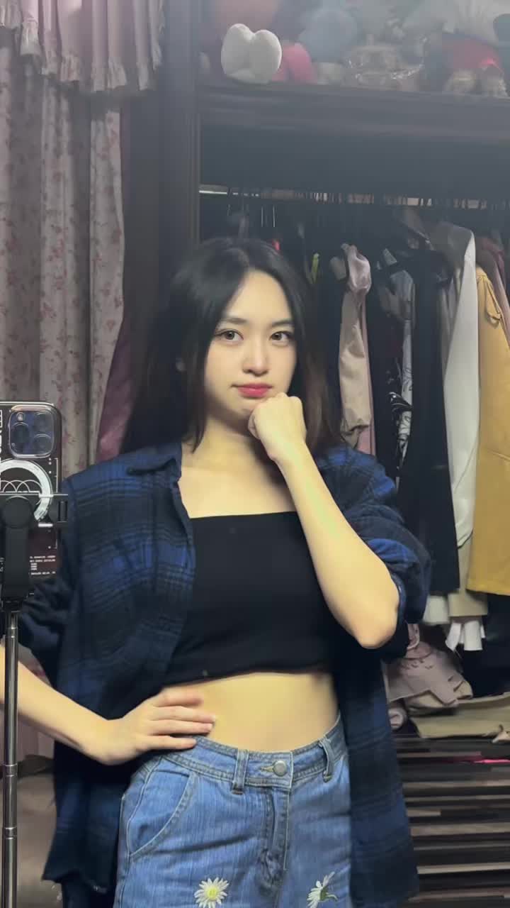 @Angietaniaa
