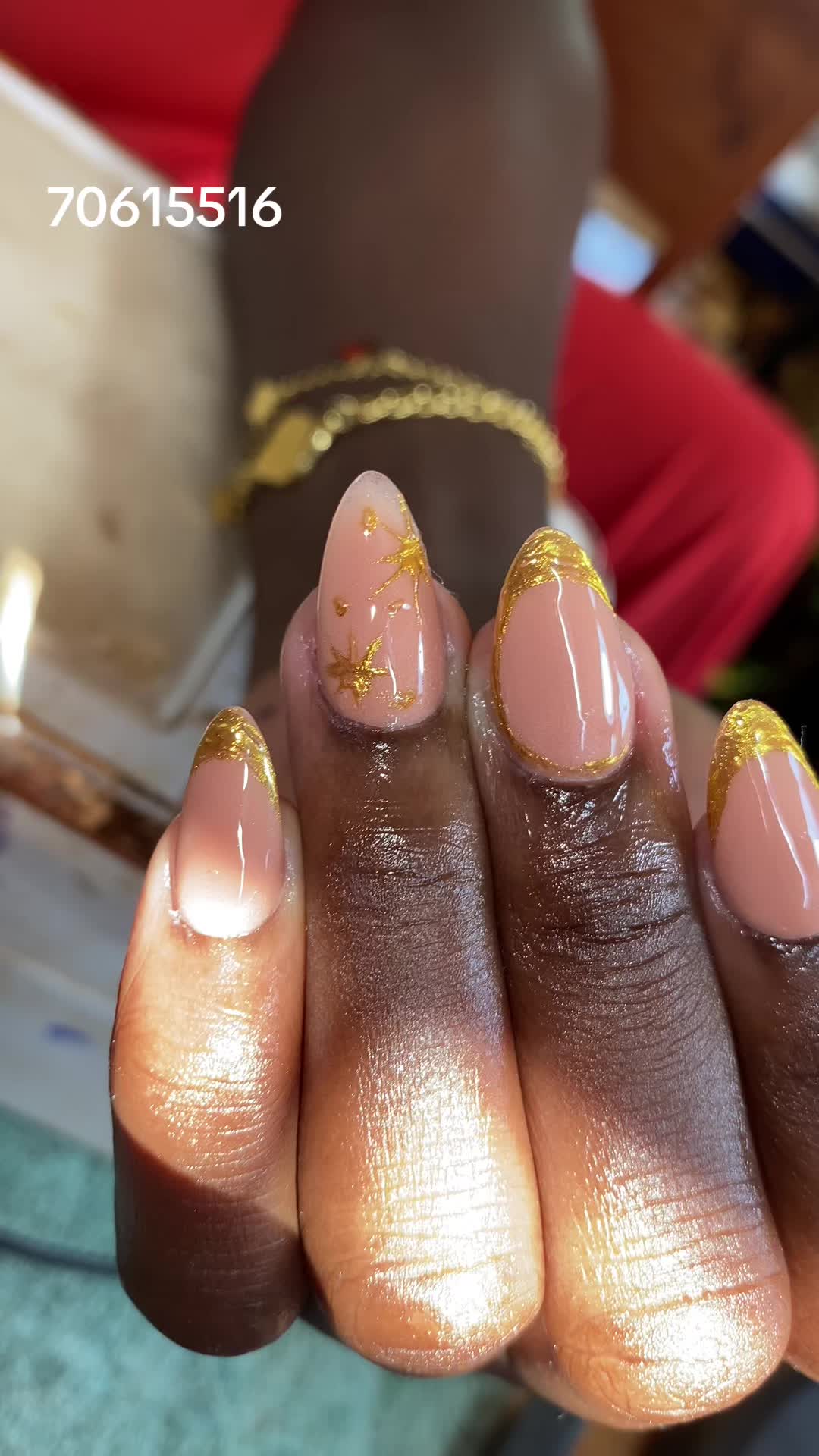 @NKM nail’s Maman na conteneur