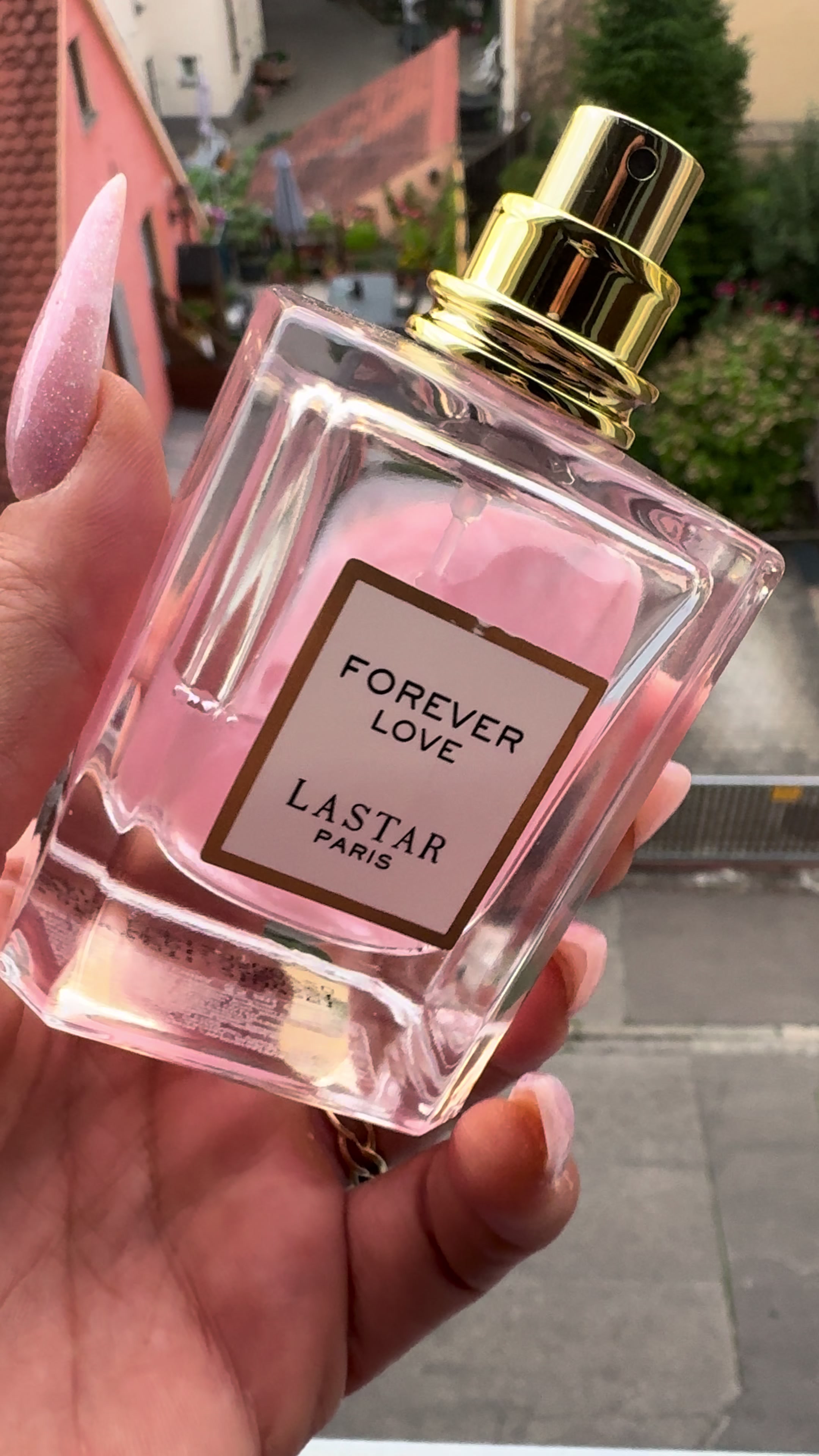 @M 🌸 N A
