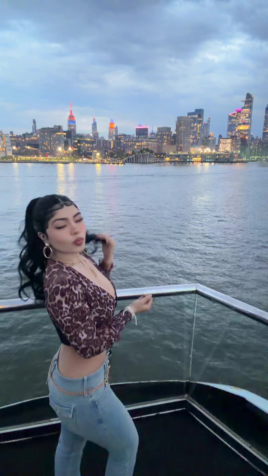 @Ana